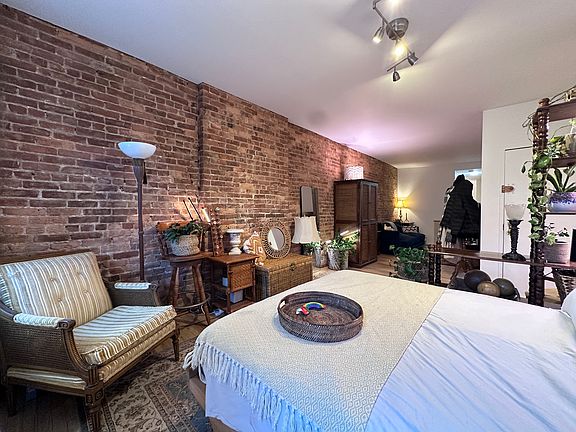 5th image of 309 E 104th St APT 3W