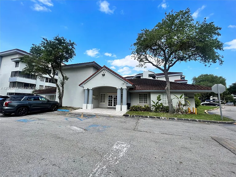 8255 SW 152nd Ave #E-209 — Photo 5