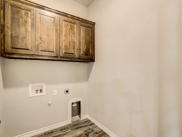 301-313 Amethyst Ct — Photo 42