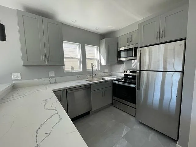 2815 Filbert St #C — Photo 12