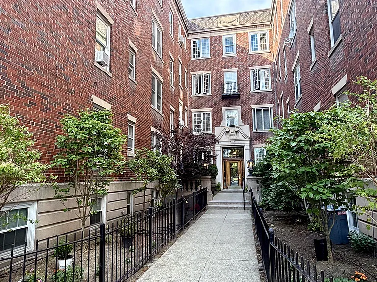 285 Harvard St #107 — Photo 13