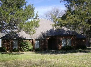 1909 Enchanted Ln, Lancaster, TX 75146