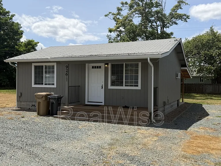 926 1/2 SW Greenwood Ave — Photo 5