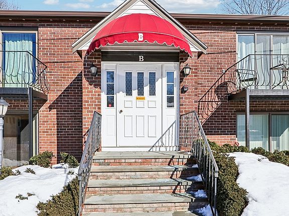 3rd image of 141 Essex St APT B1