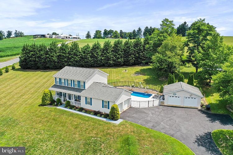 1st image of 39 Barlow Ct