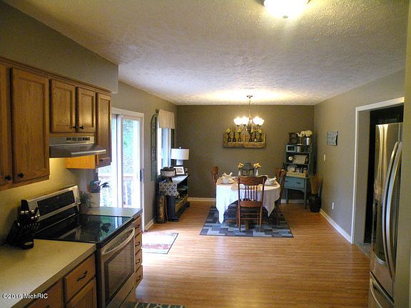 3rd image of 4245 Buttrick Ave