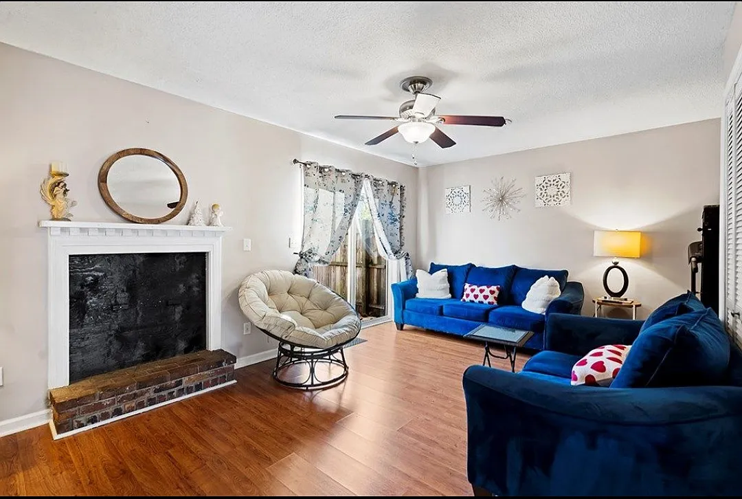 2 bed, 1.5 bath, 1200 sqft, $2,000 — Photo 4