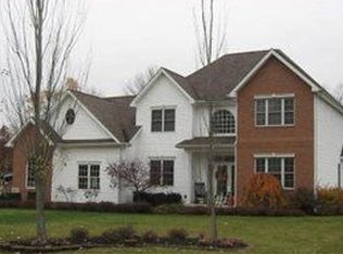 1883 Lori Ln, Hermitage, PA 16148