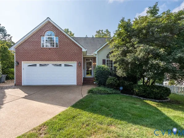 8701 Rockcrest Ct, North Chesterfield, VA 23235