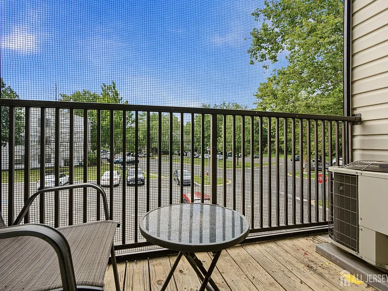 334 Lancaster Ct — Photo 20