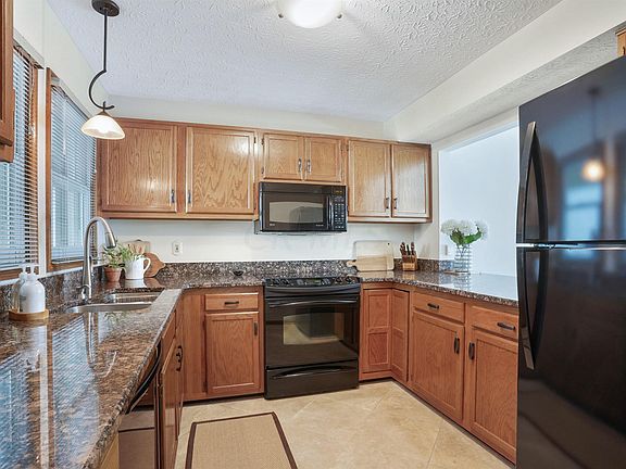 5th image of 5775 Parkbridge Ln #15-3