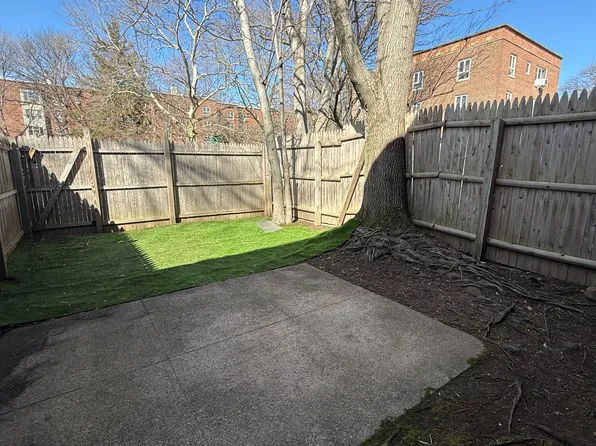 67-05 186th Ln, Fresh Meadows, NY 11365