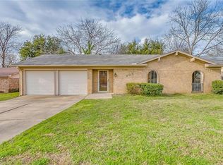 905 Moorhead Ct, Arlington, TX 76014