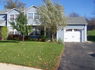 228 Chaparral Cir, Elgin, IL 60120