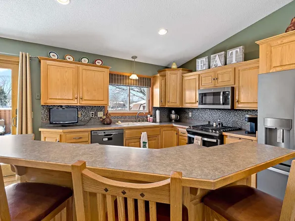 11025 Brittany Dr N, Champlin, MN 55316