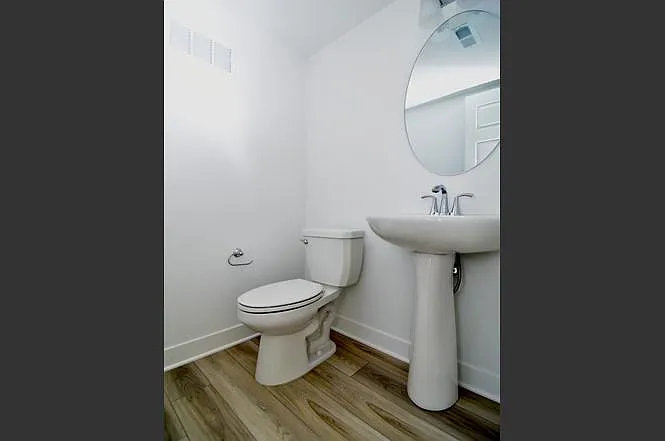 3 bed, 3.5 bath, 2073 sqft, $2,650 — Photo 2