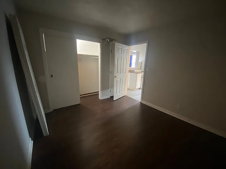 205 Baronne St — Photo 4