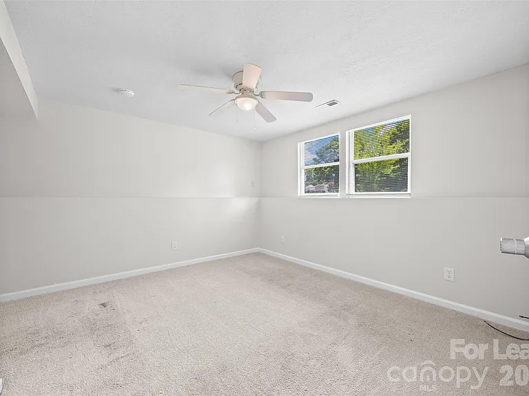 10715 Derry Dr — Photo 19