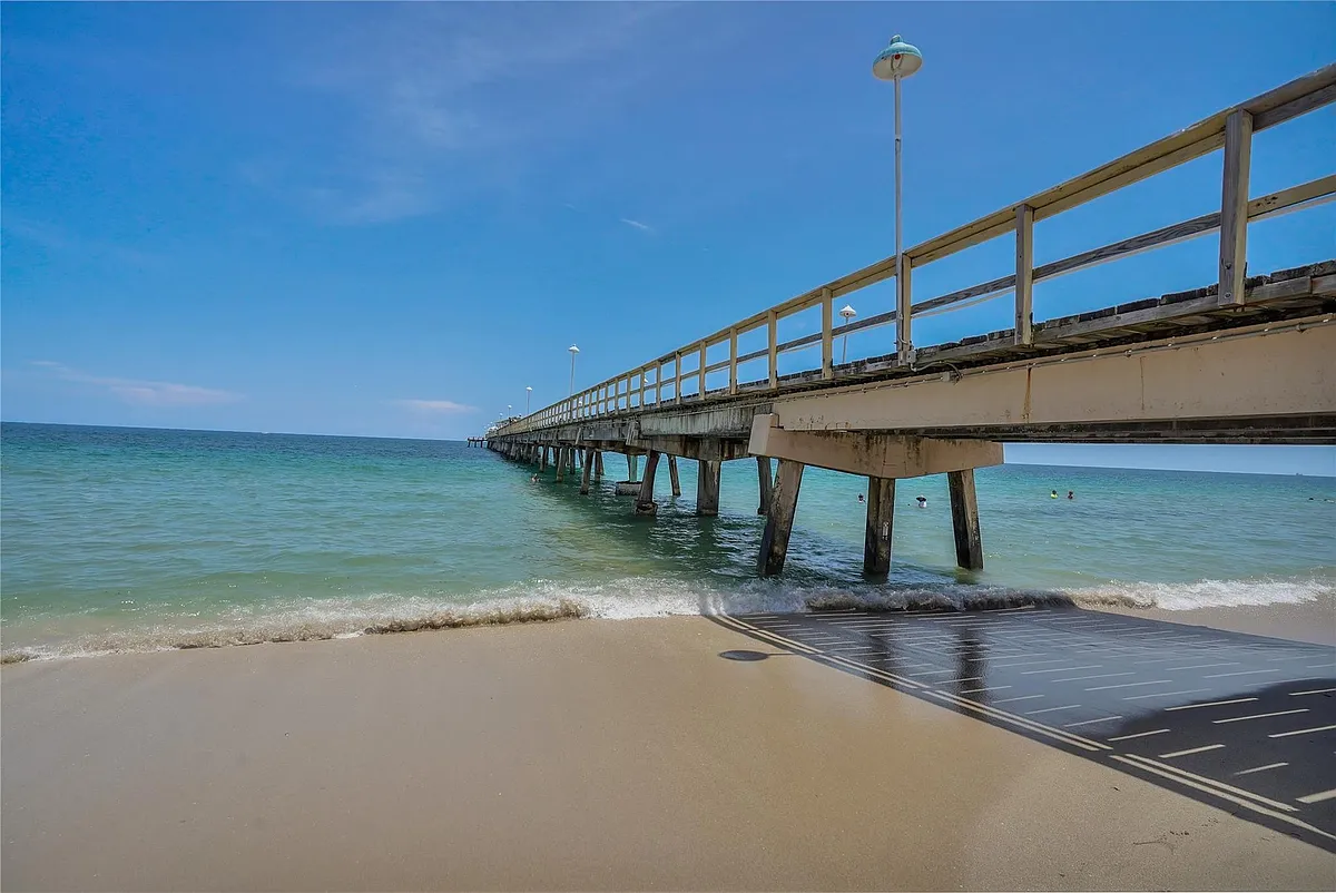 Photo 2 of 35 - 3212 NE 12th St #202 - Pompano Beach, FL Building Photo - 3212 NE 12th St #202