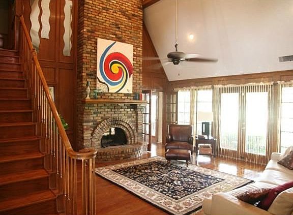 5th image of 3309 Greenview Dr