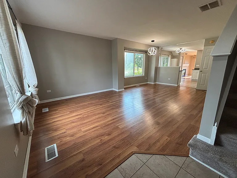 2477 Hillsboro Ln — Photo 7