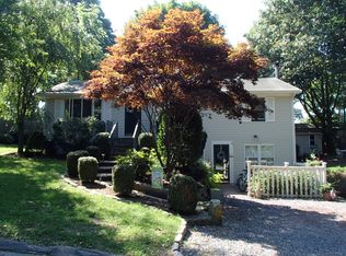42 Highland Ave, Barrington, RI 02806