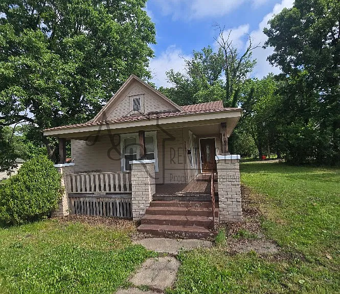 408 W 4th St — Photo 1