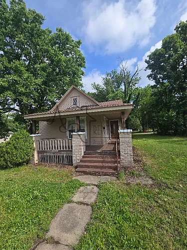 408 W 4th St Photo 1