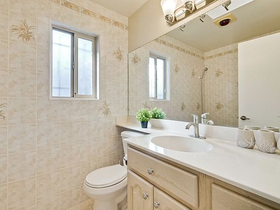 4th image of 7488 Bayliss Ct