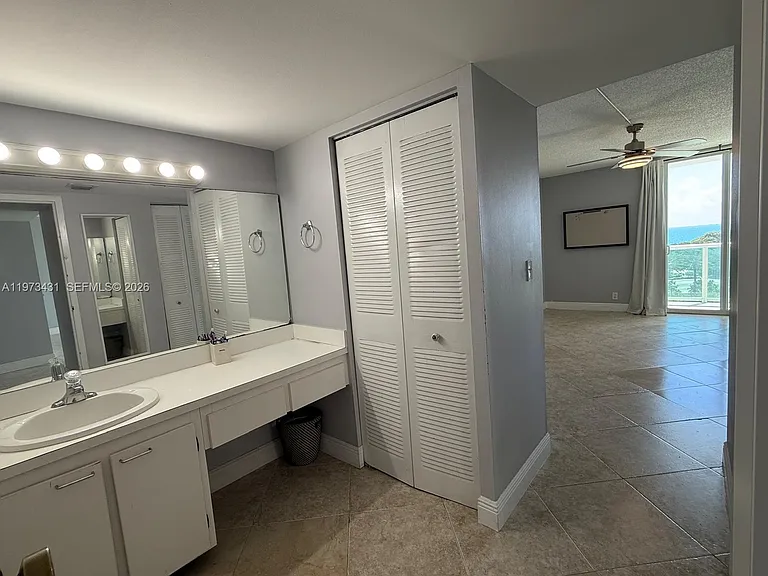100 Bayview Dr #610 — Photo 12