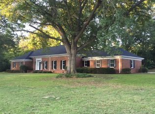 121 Ridgewood Cir, Greenwood, SC 29649