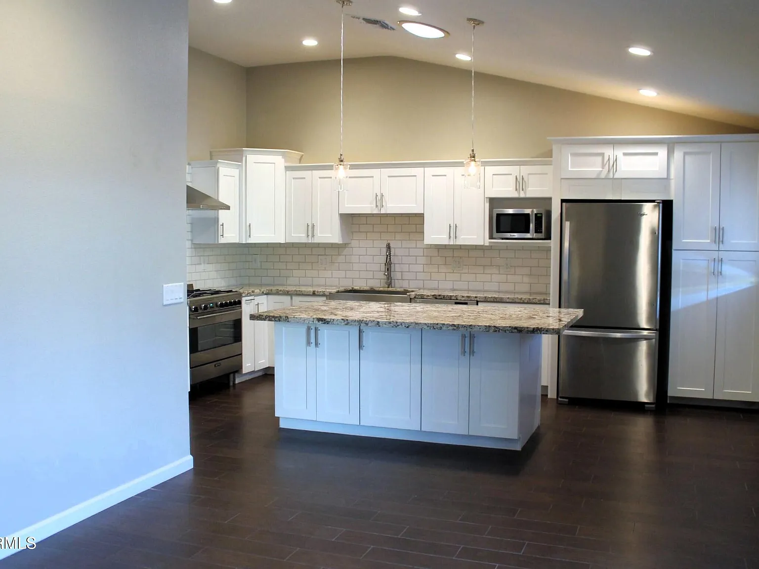 2 bed, 1698 sqft, $3,000 — Photo 4