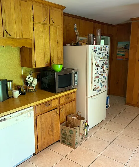 3919 Caylor Dr — Photo 2