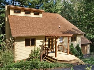 27 Greenleaf Cir, Asheville, NC 28804