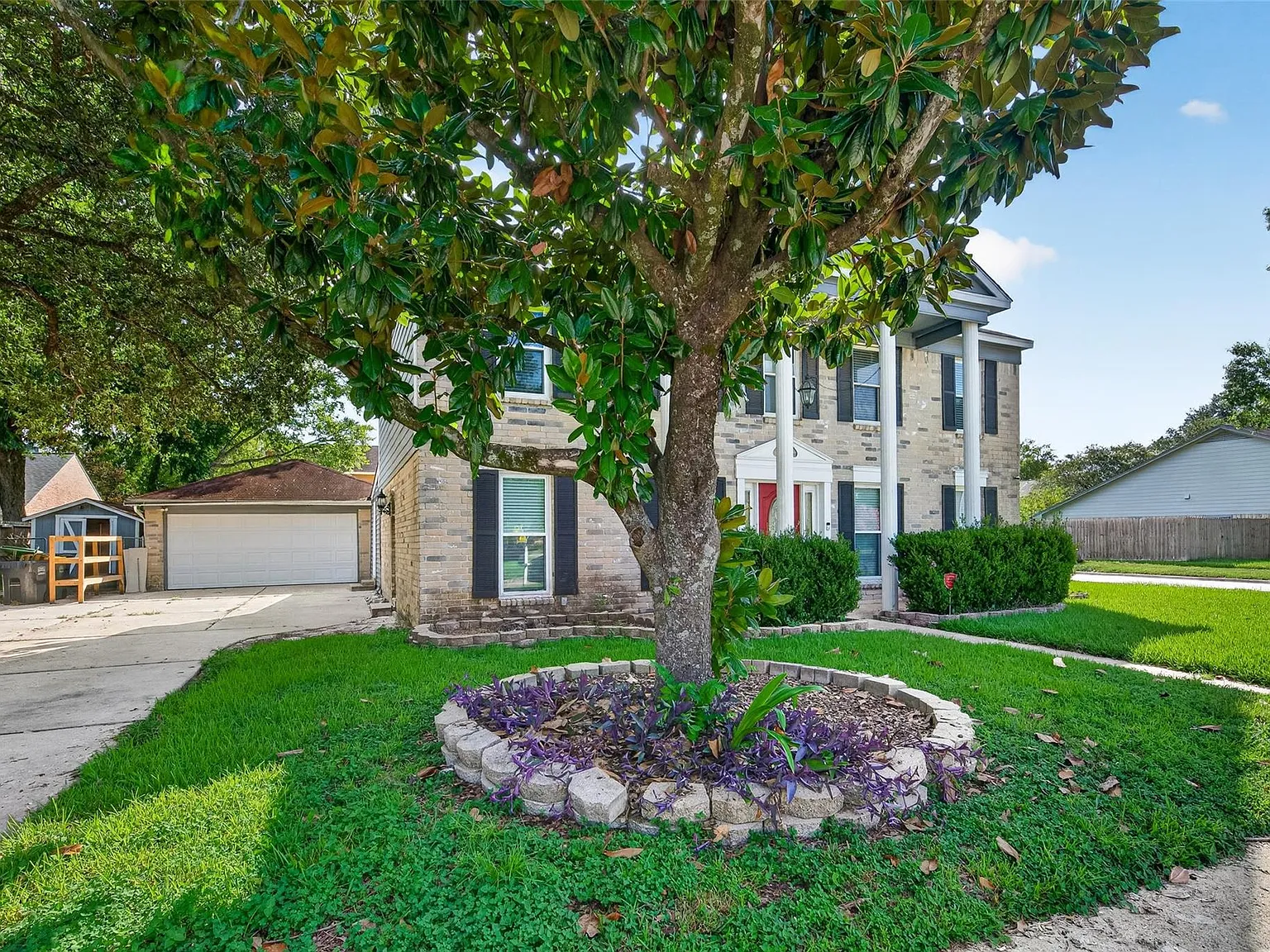 3 bed, 2.5 bath, 2733 sqft, $2,600 — Photo 2