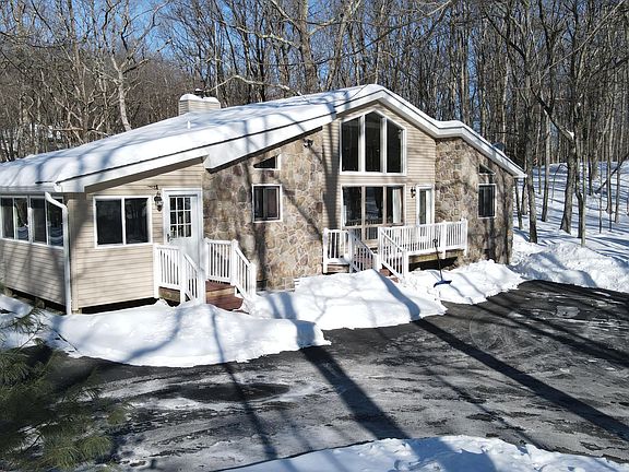 3rd image of 128 Portage Ln
