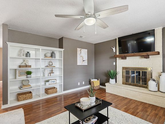 3rd image of 201 Peacepipe