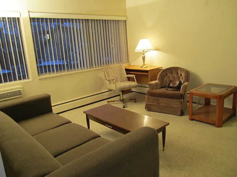 935 Dewey Ave #301 — Photo 2