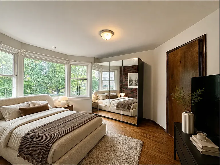 1619 E 15th St #3 — Photo 1