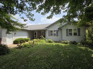 W7918 Payton Dr, Pardeeville, WI 53954