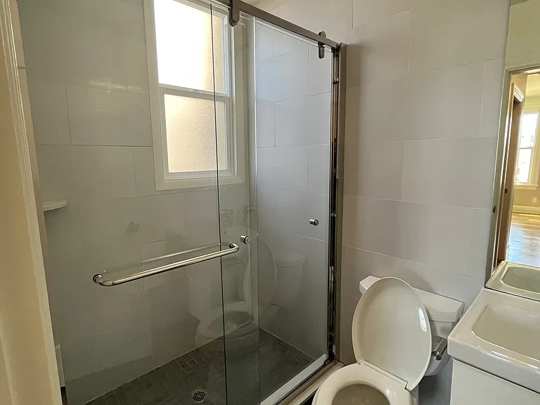 765 14th Ave — Photo 3
