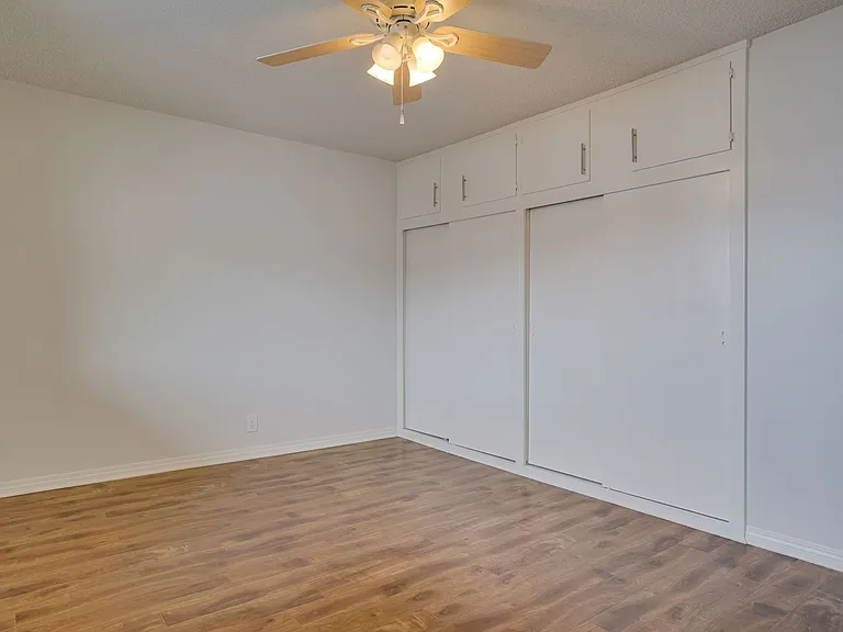304 Bungalow Dr — Photo 9