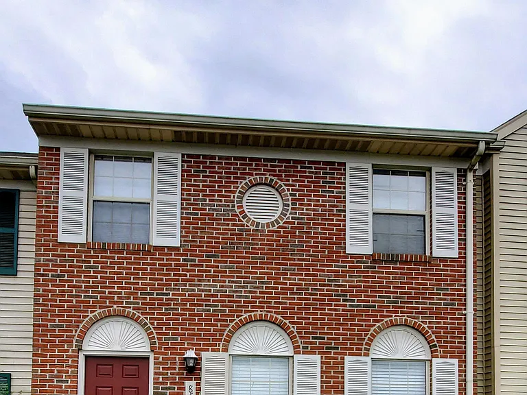 8509 Sullivan Ct — Photo 6