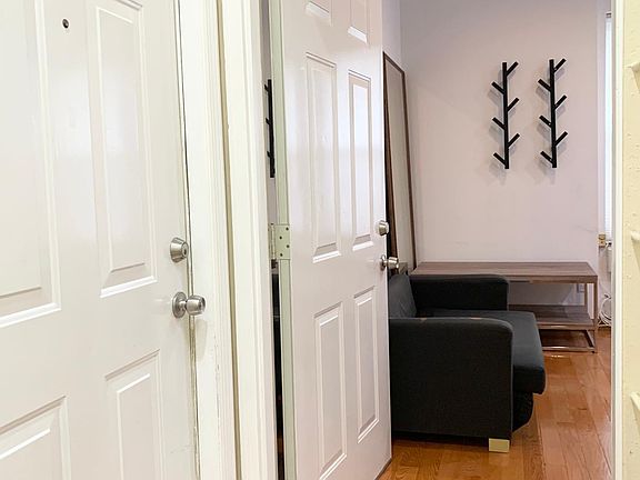 2nd image of 2030 E 12th St APT 2