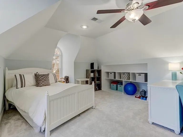 N Beech Ln — Photo 12