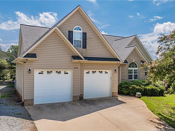 2nd image of 3146 Clear Ridge Dr