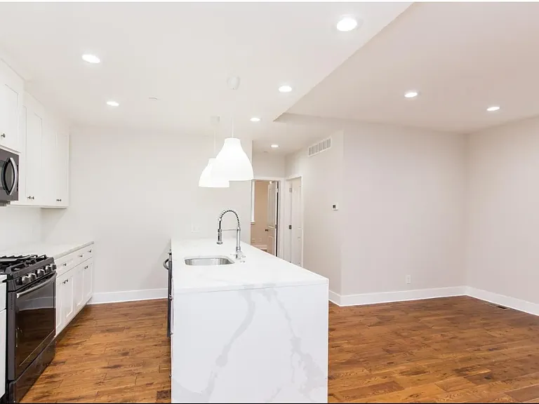 1420 E Susquehanna Ave #B-C — Photo 3