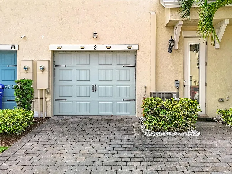 5040 Eucalyptus Dr #2 — Photo 41