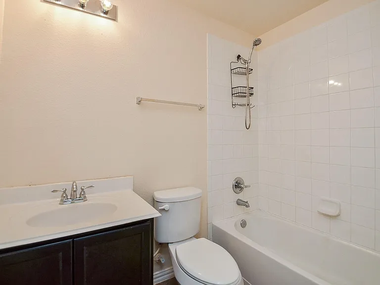 2403 Summers Glen Ct — Photo 25