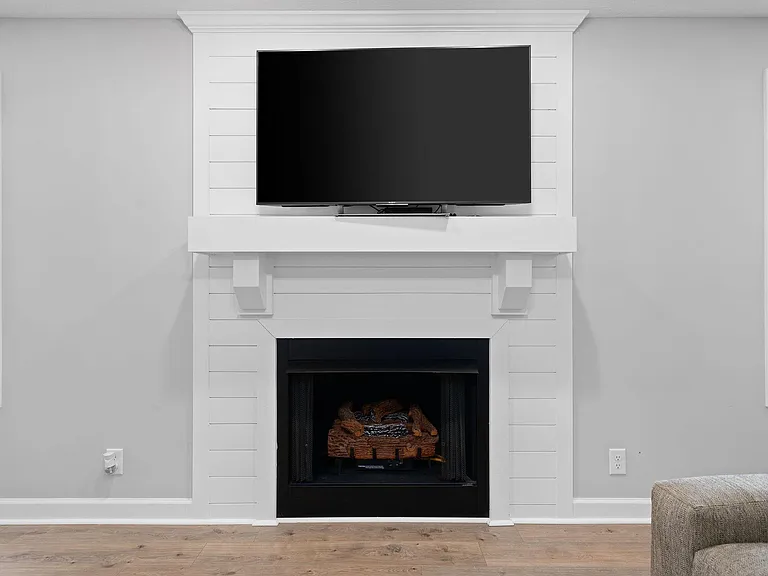 1890 Shield Dr — Photo 15